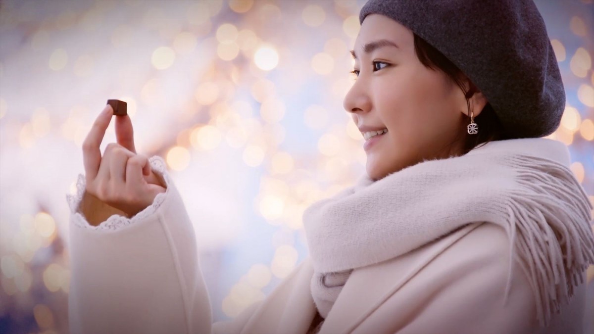 新垣結衣の「メルティーキッス」新CMが帰ってくる！　沖縄出身ならではの“雪エピソード”も