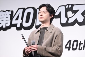 菅田将暉、「第40回ベストジーニスト2023」授賞式に登場