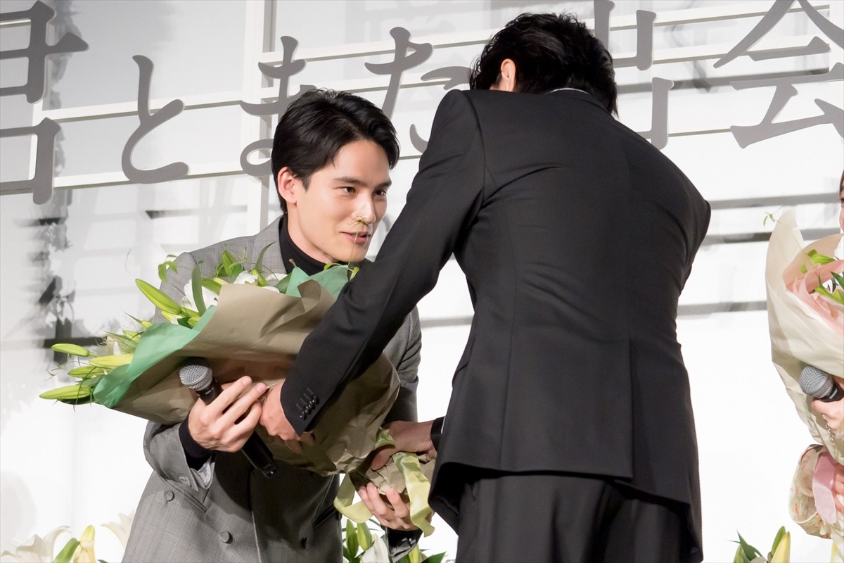 福原遥＆水上恒司、福山雅治のサプライズ登場に感動「まさか会えるなんて…幸せです」