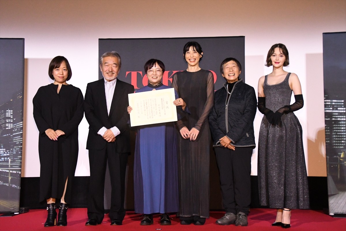 第36回東京国際映画祭コンペティション、5月に急逝したペマ・ツェテン監督の『雪豹』がグランプリ！