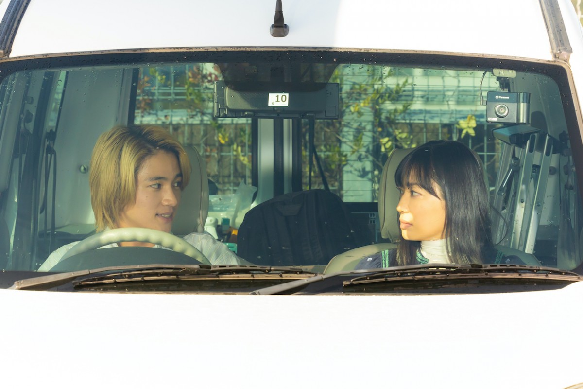 『ゆりあ先生の赤い糸』“みちる”松岡茉優、ハグ要求からの驚きの行動にネット騒然「カオスな展開…」