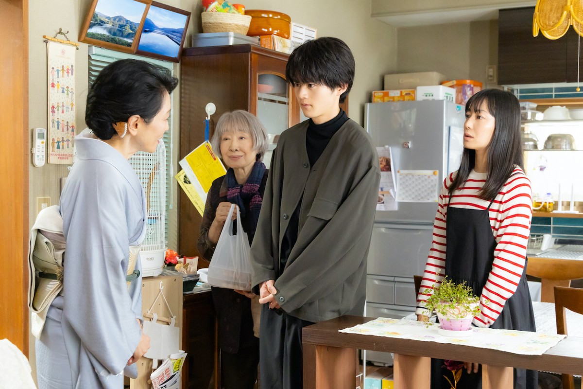 『ゆりあ先生の赤い糸』“みちる”松岡茉優、ハグ要求からの驚きの行動にネット騒然「カオスな展開…」