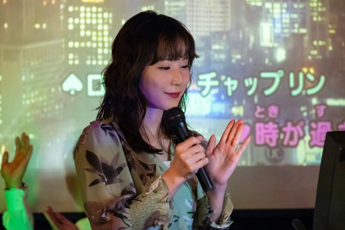 『ゆりあ先生の赤い糸』“みちる”松岡茉優、ハグ要求からの驚きの行動にネット騒然「カオスな展開…」