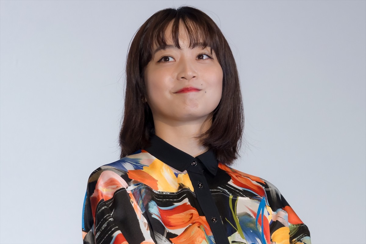 深川麻衣、アイドルから女優へキャリアチェンジ時の葛藤を明かす「すごく恥ずかしくて」