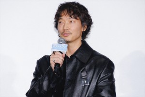綾野剛、映画『カラオケ行こ！』完成披露試写会に登場