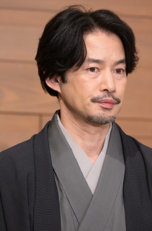 竹野内豊、『義母と娘のブルースFINAL 2024年謹賀新年スペシャル』制作発表会見に登場