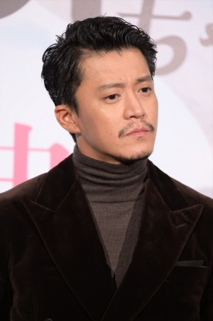 小栗旬、映画『窓ぎわのトットちゃん』初日舞台挨拶に登場