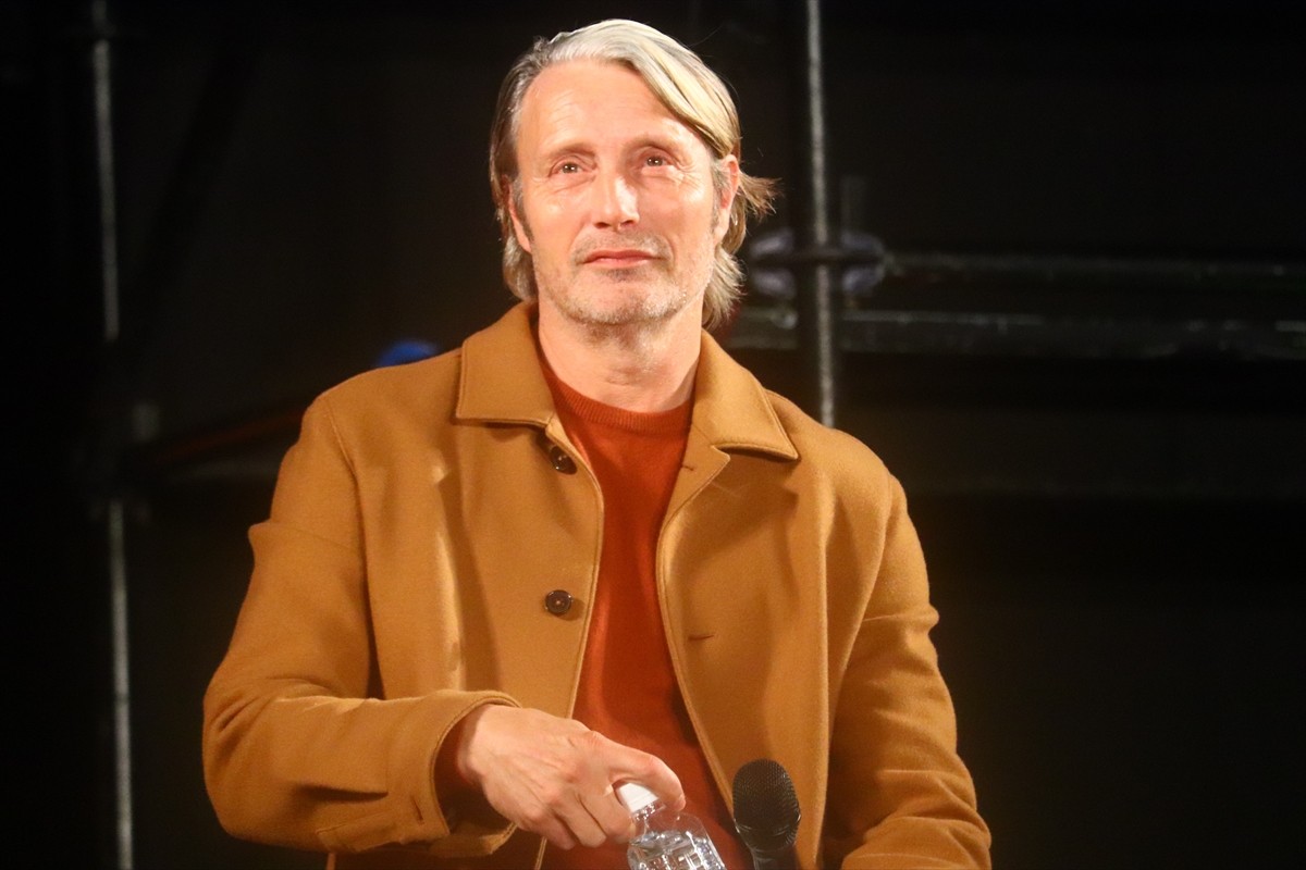 マッツ・ミケルセン、年を取って「服に気を使うようになりました」　セクシーでダンディーな理由明かす＜東京コミコン2023＞