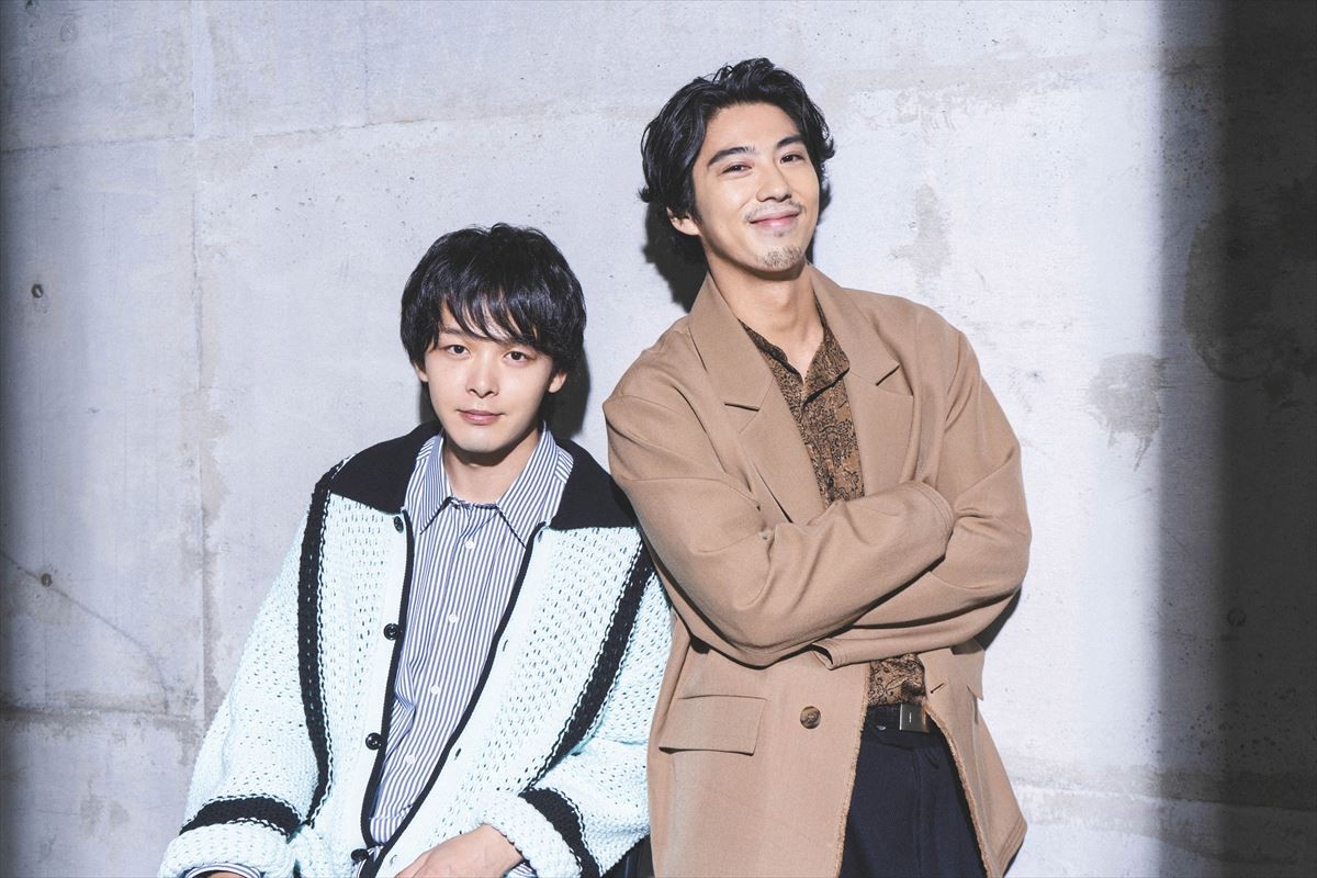 中村倫也＆賀来賢人「俺らは辛酸舐め組だから」　若手時代の苦悩を経て見つけた“仕事の向き合い方”とは