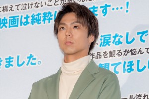 小野塚勇人、映画『あの花が咲く丘で、君とまた出会えたら。』初日舞台挨拶に登場
