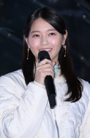 西野七瀬、「ポケモン テラスタルイルミネーション」点灯式に登場