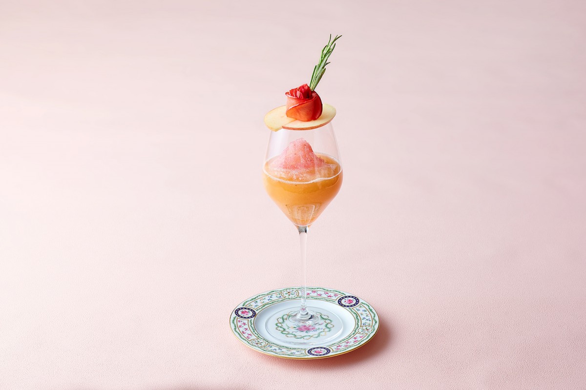 「ストロベリーアフタヌーンティー with LADURÉE　～マリー・アントワネットの世界～」20230125