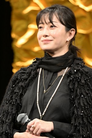 菅野美穂、映画『仕掛人・藤枝梅安』完成披露試写会に登場