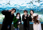 【写真】『夕暮れに、手をつなぐ』広瀬すず×川上洋平、永瀬廉×田辺桃子が水族館Wデート!?