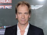 山で行方不明のジュリアン・サンズ、家族が声明を発表