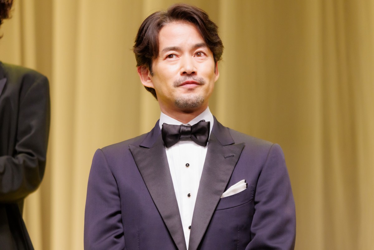 竹野内豊、撮影直前の“籠城”を西野七瀬が暴露「何秒間か立てこもられた」