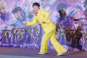 ダンディ坂野、『聖闘士星矢：Knights of the Zodiac バトル・サンクチュアリ』配信記念イベントに登場