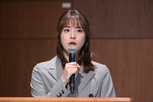 久代萌美、「東京ドームシティ内 新劇場概要 発表会見」で司会を担当
