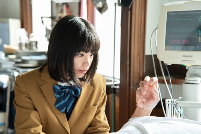 日曜劇場『Get Ready!』に出演する當真あみ