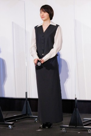 長澤まさみ、映画『ロストケア』完成披露舞台挨拶に登場