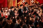 第46回日本アカデミー賞授賞式レッドカーペットに登場した（左から）阿部サダヲ、妻夫木聡、松坂桃李