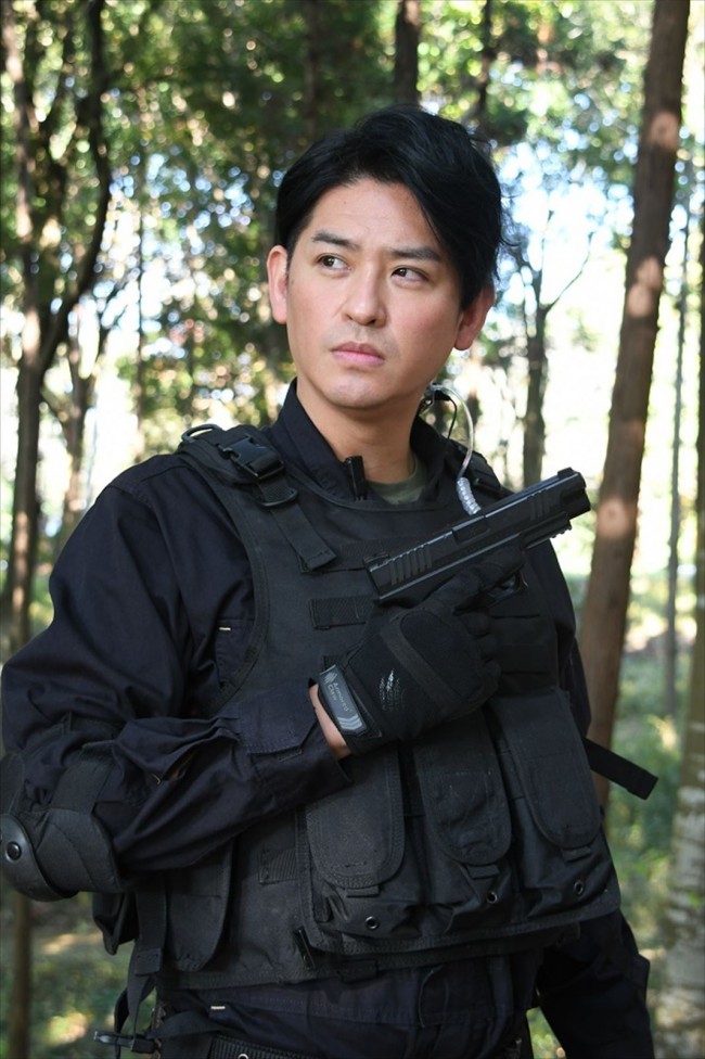 仮面ライダー40周年　2011年スポーツ報知特別号　菅田将暉　賀集利樹　藤岡弘 写真）仮面ライダーアギト／賀集利樹、仮面ライダー555／半田健人ら