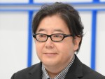 【写真】秋元康、サングラスがキマっている