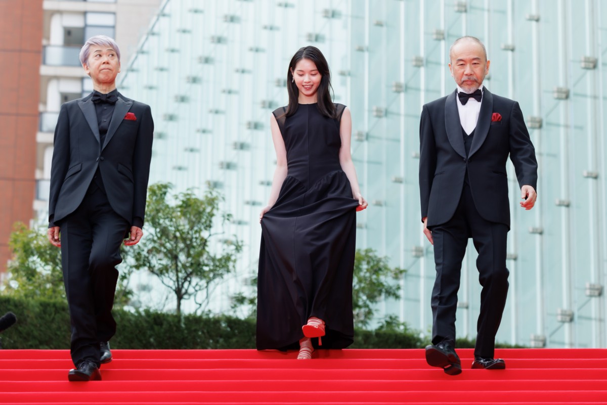 池松壮亮、『シン・仮面ライダー』「1週間前に無事に完成」報告　サプライズも予告