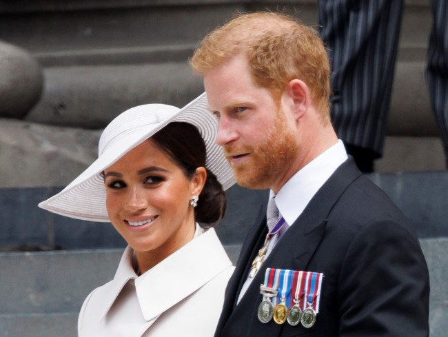 ヘンリー王子とメーガン妃も戴冠式の公式プログラムに写真が掲載