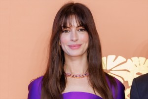 アン・ハサウェイ、「ブルガリ ホテル 東京」記者発表会に登場