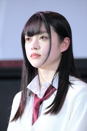  高石あかり、『墜落JKと廃人教師』完成披露トークイベントに登場