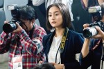 Netflixシリーズ『サンクチュアリ‐聖域‐』忽那汐里演じる新聞記者・国嶋