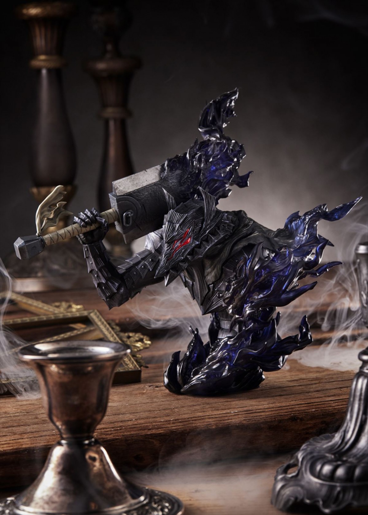 大人気ダークファンタジー『ベルセルク』、最新42巻9.29発売決定！　ガッツの胸像フィギュア付き特装版も予約受付開始