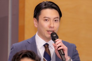 西村元貴、ドラマ『ケイジとケンジ、時々ハンジ。』記者会見に登場