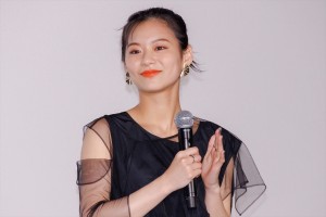 永瀬莉子、映画『君は放課後インソムニア』完成披露上映会に登場