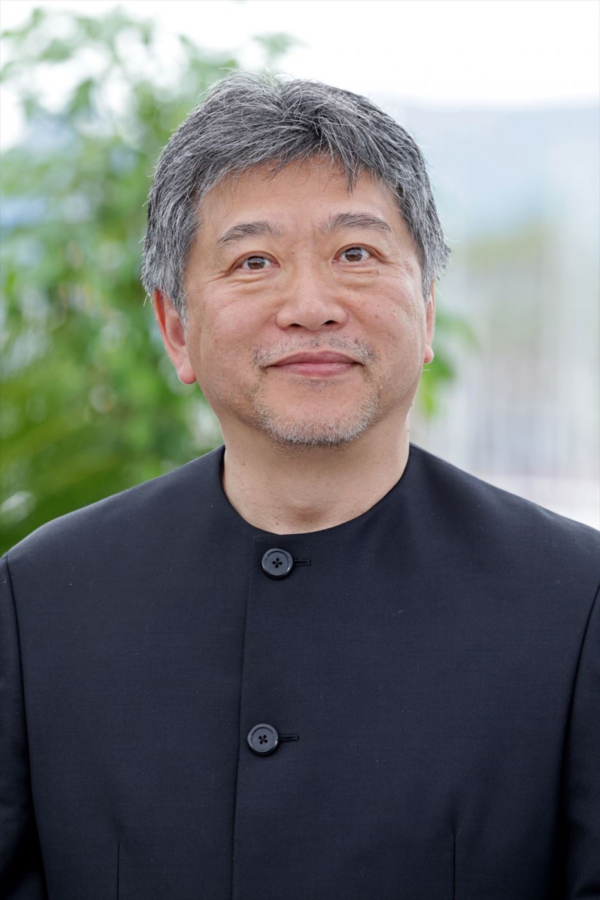 安藤サクラ、エレガントな背中見せワンピでカンヌ映画祭フォトコールへ　映画『怪物』公式会見レポート