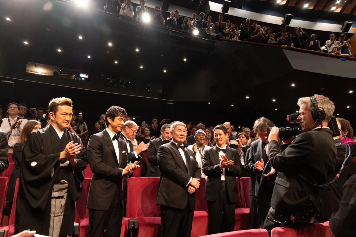 北野武監督、カンヌ国際映画祭で『首』上映　5分間のスタンディングオベーション「もっと良い作品作ってまた来ます」