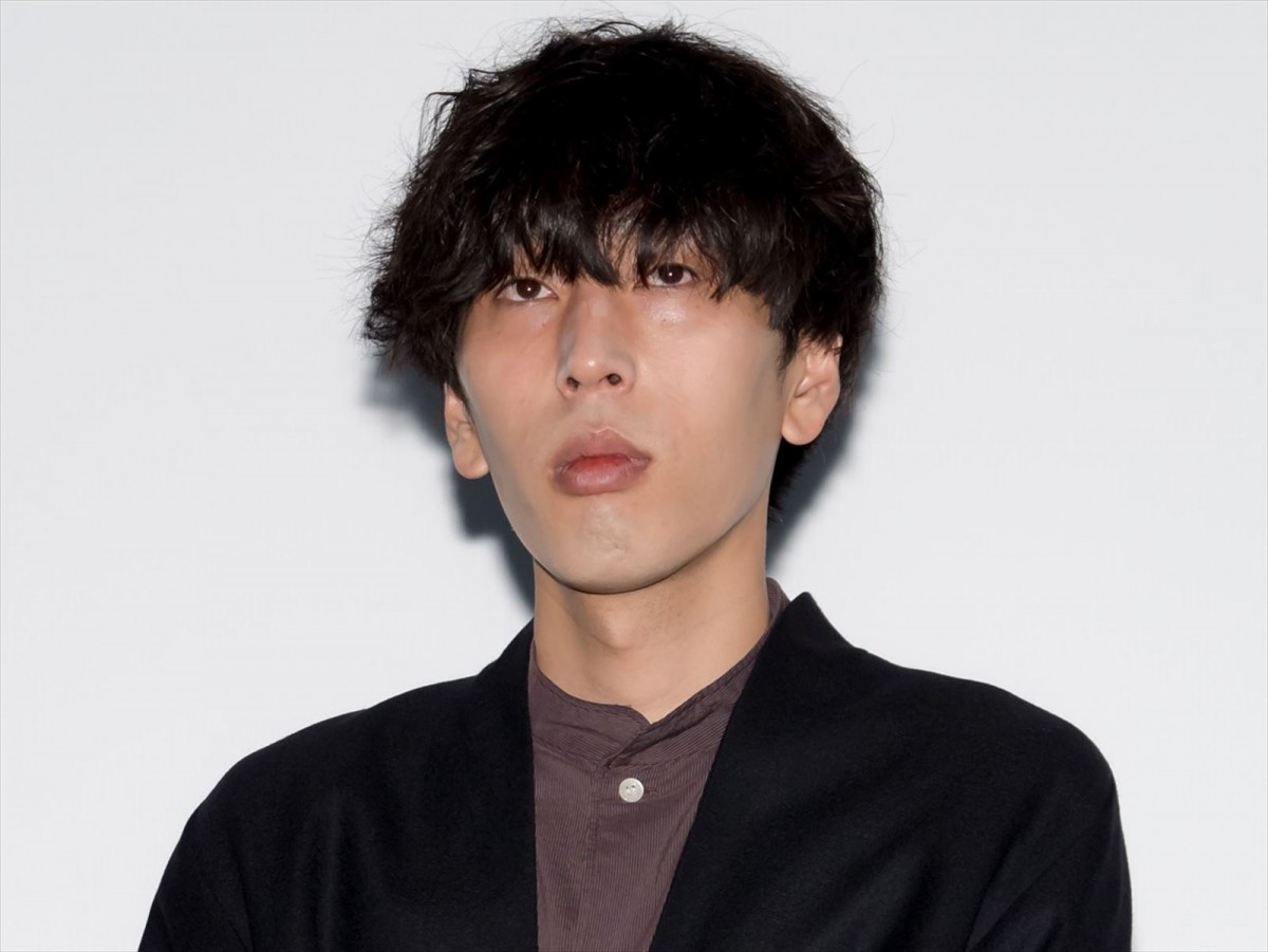 伊藤健太郎、監督におそろいのタンブラーをプレゼント　筧美和子が仲良しぶりを明かす