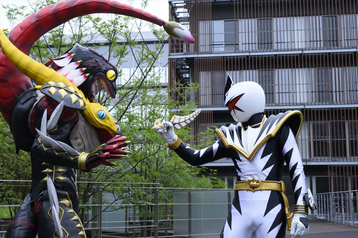 大友花恋、フィッシャーズが参戦！　Vシネクスト『爆竜戦隊アバレンジャー20th 許されざるアバレ』本予告解禁