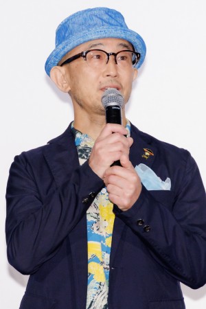 映画『水は海に向かって流れる』公開記念舞台あいさつに出席した前田哲監督