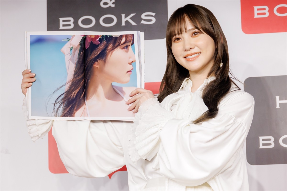 日向坂46・加藤史帆、初の写真集は104点「普段お肌の露出をしないので、そこを開放した」