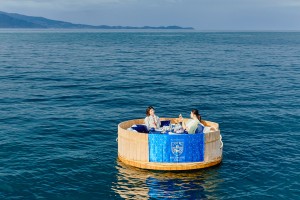 リゾナーレ熱海“海上カラオケ”開催へ！　海に浮かぶ桶型ボートでのびのび歌うアクティビティ