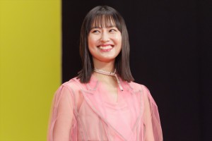 恒松祐里、映画『Gメン』完成披露舞台挨拶に登場