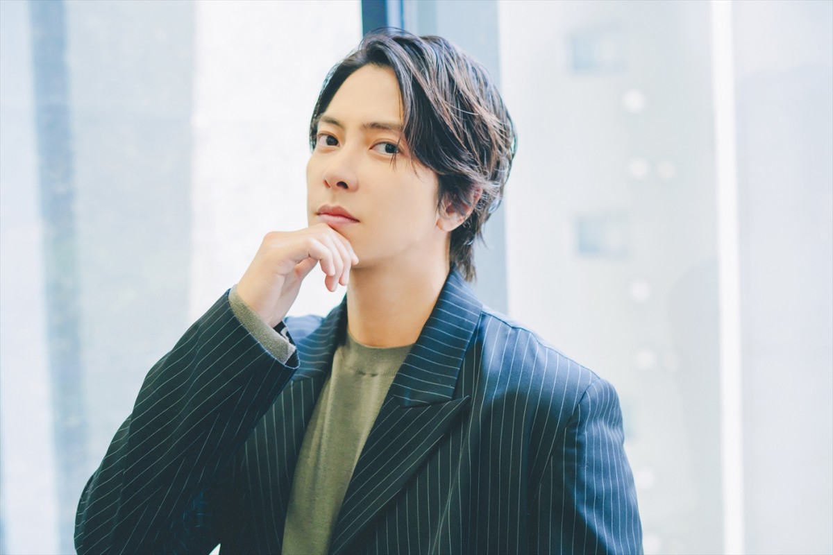 山下智久＆新木優子、“上司と部下から恋人へ”　「とにかく優しい」「努力家」 5年ぶり共演の印象明かす
