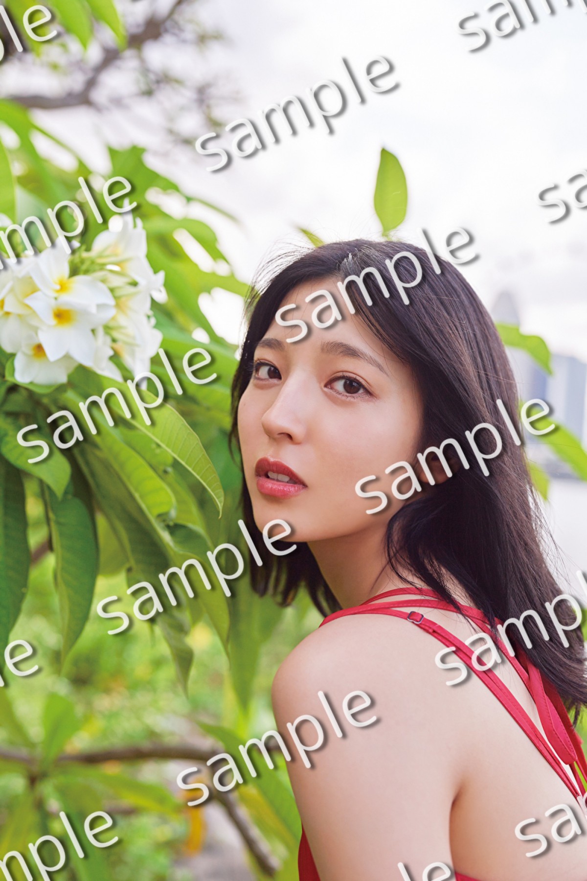 乃木坂46・早川聖来、パジャマ姿で“おふざけ”　卒業写真集書店特典11種類を公開