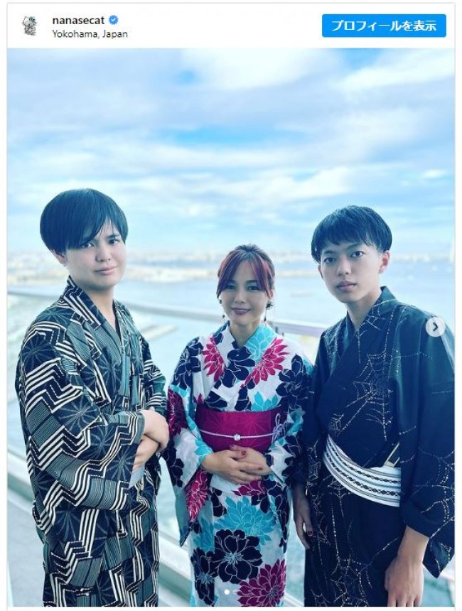 イケメン息子2人と浴衣3ショット　※「相川七瀬」インスタグラム