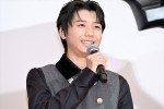 羽村仁成（Go！Go！kids／ジャニーズ Jr．）、映画『リボルバー・リリー』初日舞台挨拶に登場