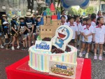 「テレビ朝日・六本木ヒルズ SUMMER STATION」ドラえもんのバルーンパレードの様子