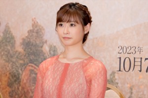 唯月ふうか、ブロードウェイミュージカル『キャメロット』製作発表記者会見に登場