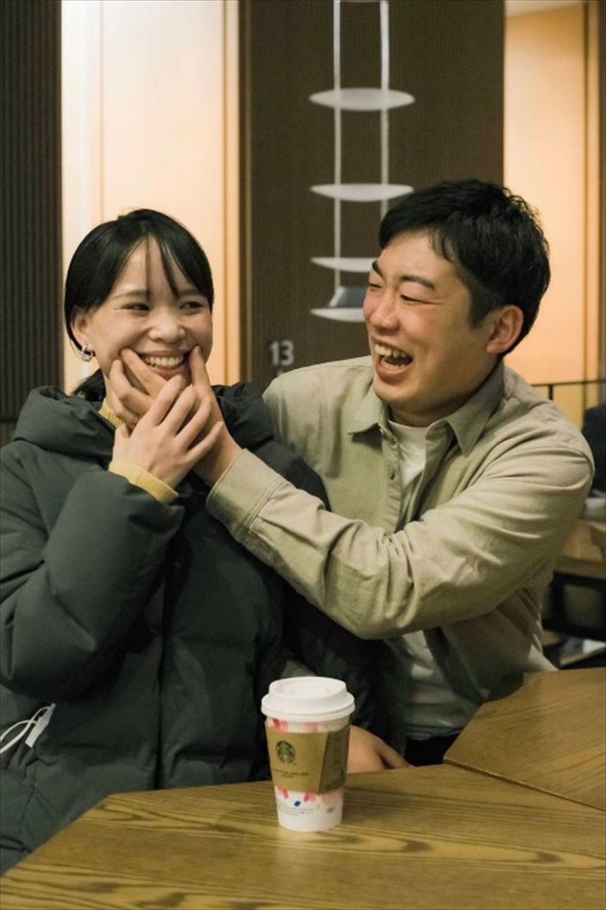 中国の“秘境”村出身の妻、結婚のあいさつで夫が義父から叩きつけられた“挑戦”とは　あすの『新婚さん』